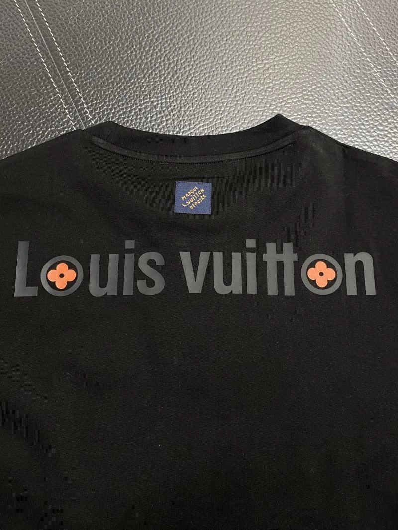 Louis Vuitton T-Shirts Snug 135177