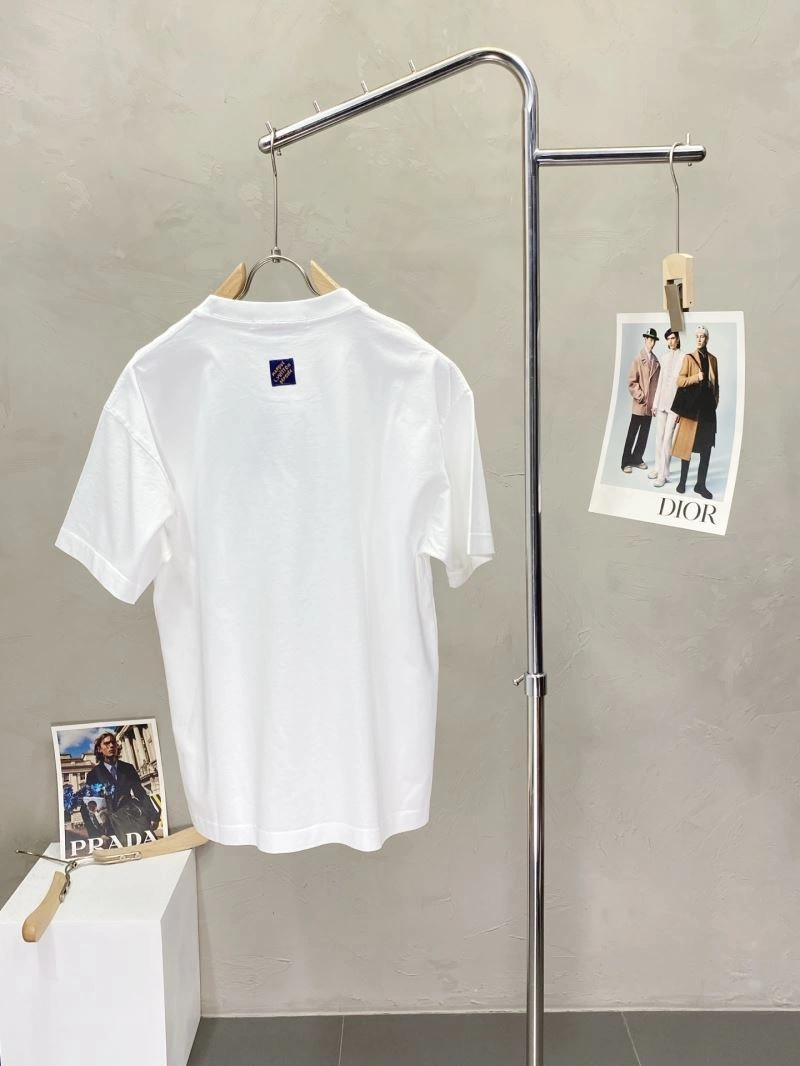 Timeless Louis Vuitton T-Shirts 135164