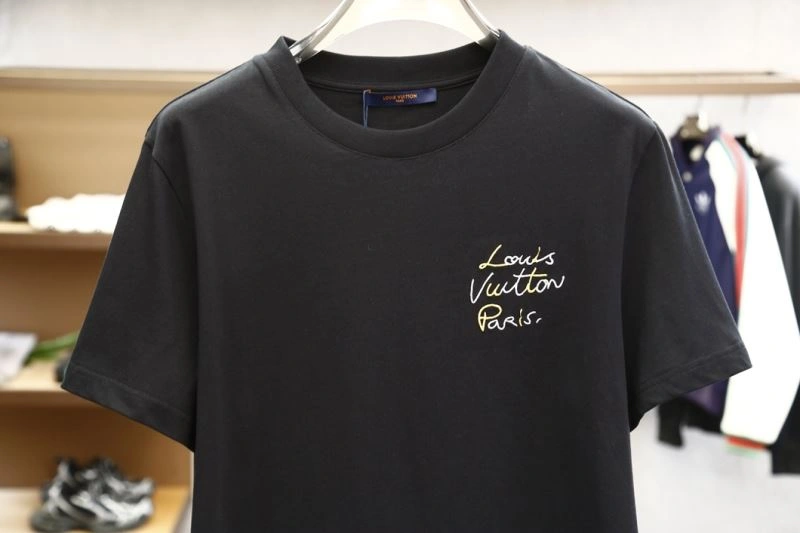 Louis Vuitton T-Shirts Durable 135168