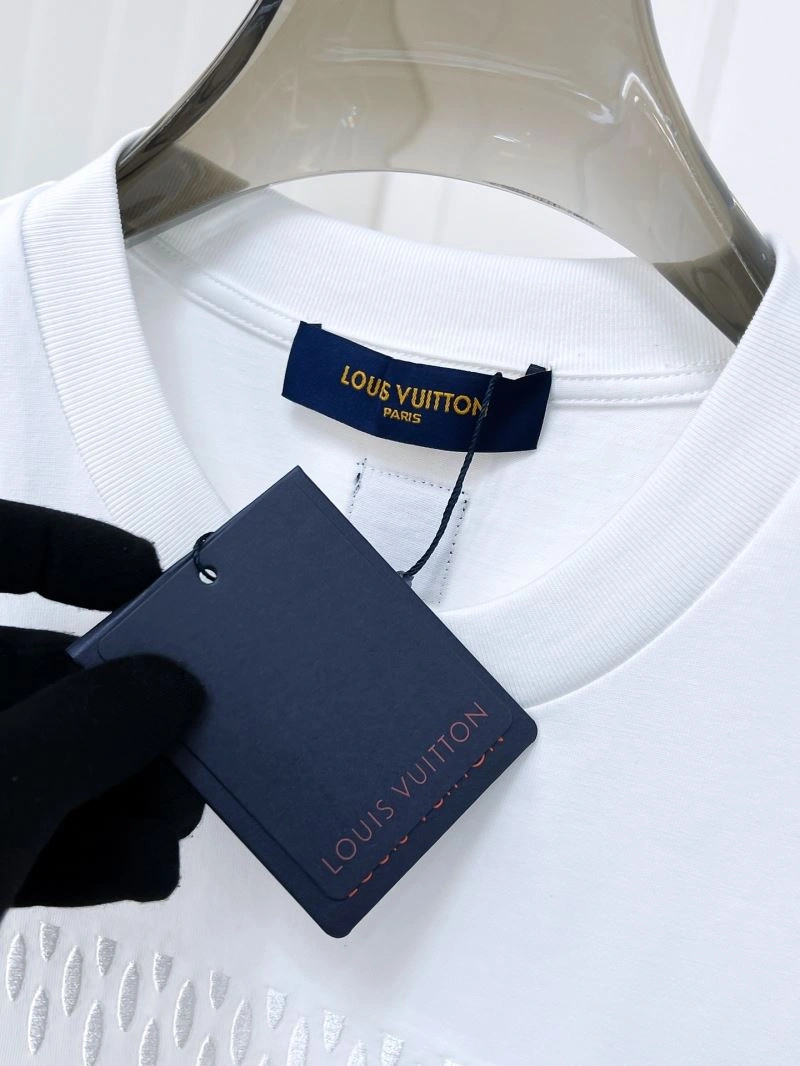 TravelReady Louis Vuitton T-Shirts 135170