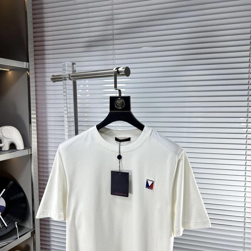 Durable Louis Vuitton T-Shirts 135175