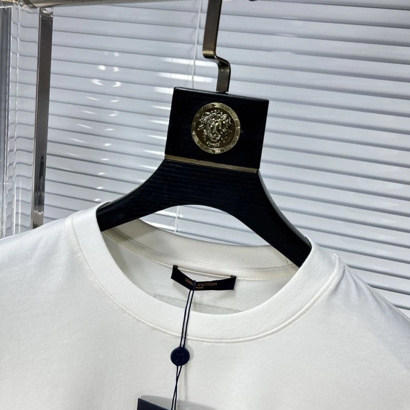 Durable Louis Vuitton T-Shirts 135175