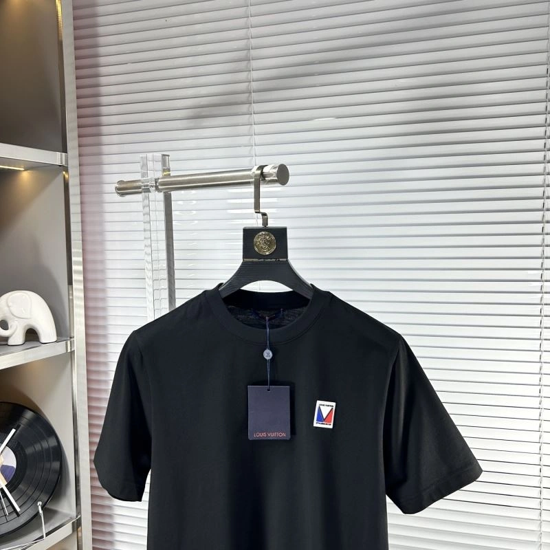 Neat Louis Vuitton T-Shirts 135161