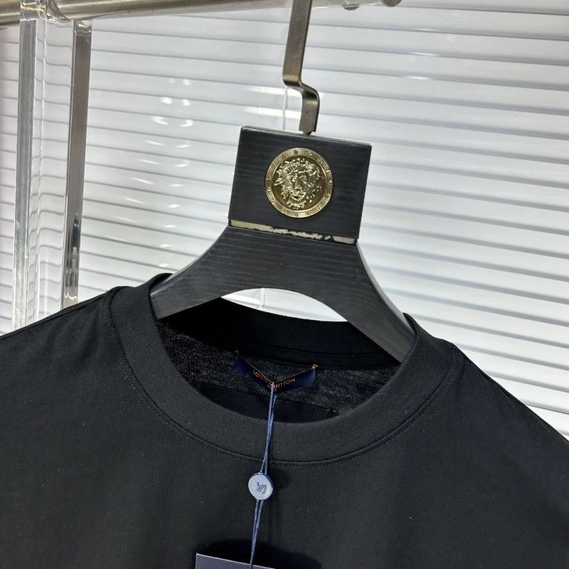 Neat Louis Vuitton T-Shirts 135161