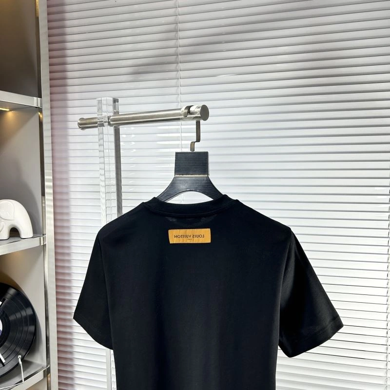 Neat Louis Vuitton T-Shirts 135161