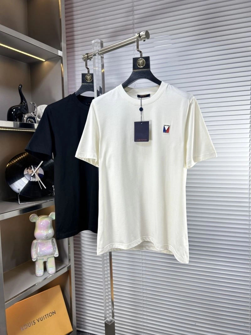 Neat Louis Vuitton T-Shirts 135161