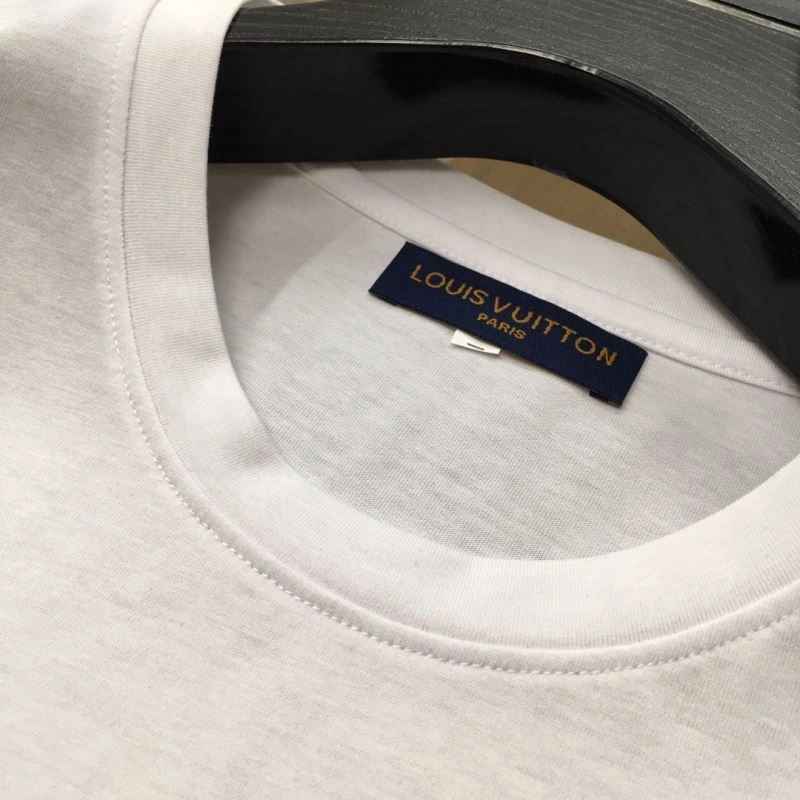 Functional Louis Vuitton T-Shirts 134796