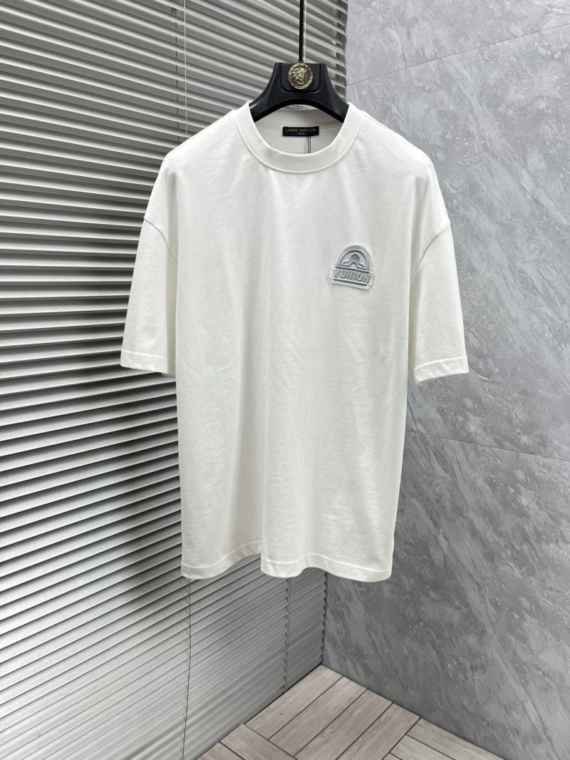 Louis Vuitton T-Shirts Chic 134810