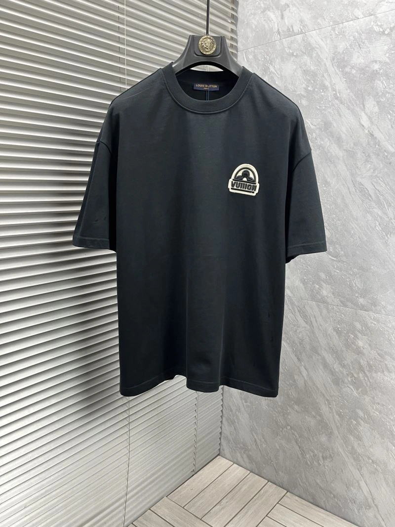 Louis Vuitton T-Shirts Chic 134810