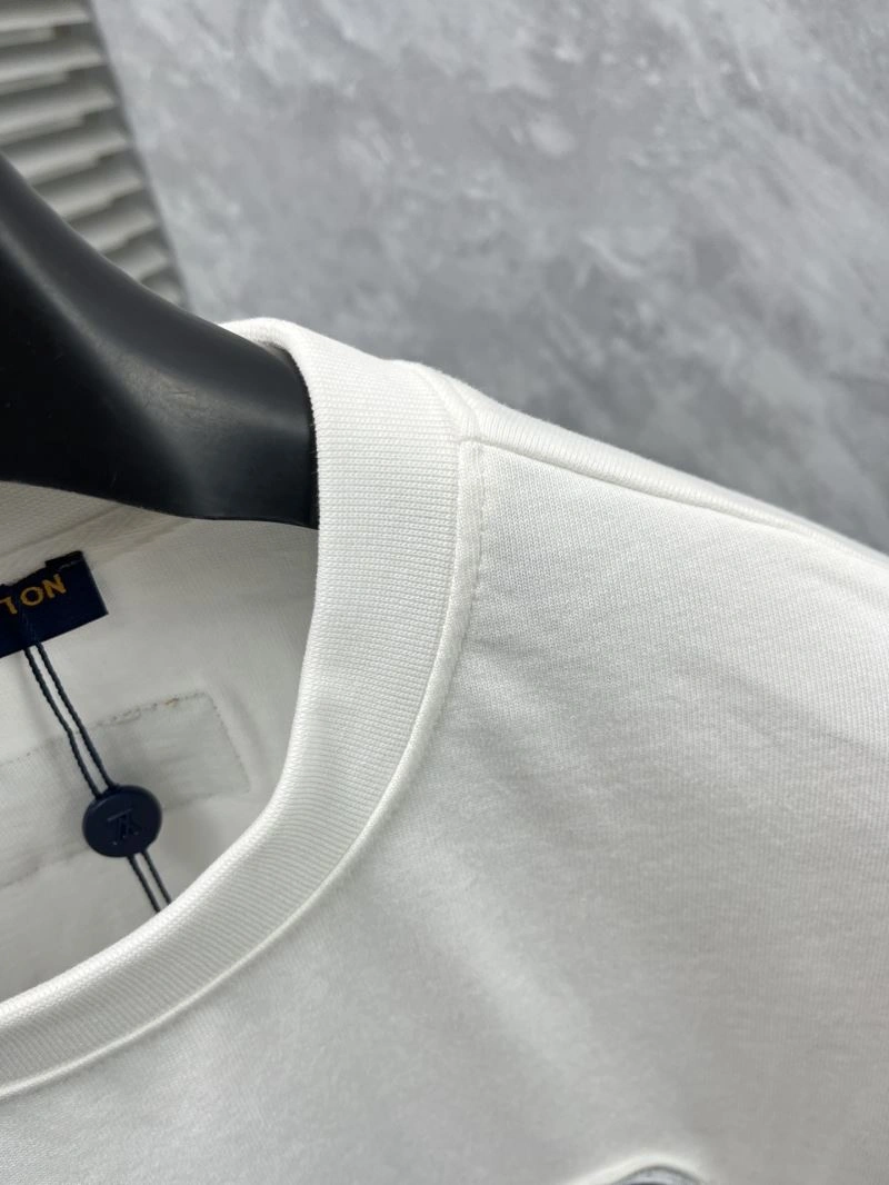 Louis Vuitton T-Shirts Chic 134810