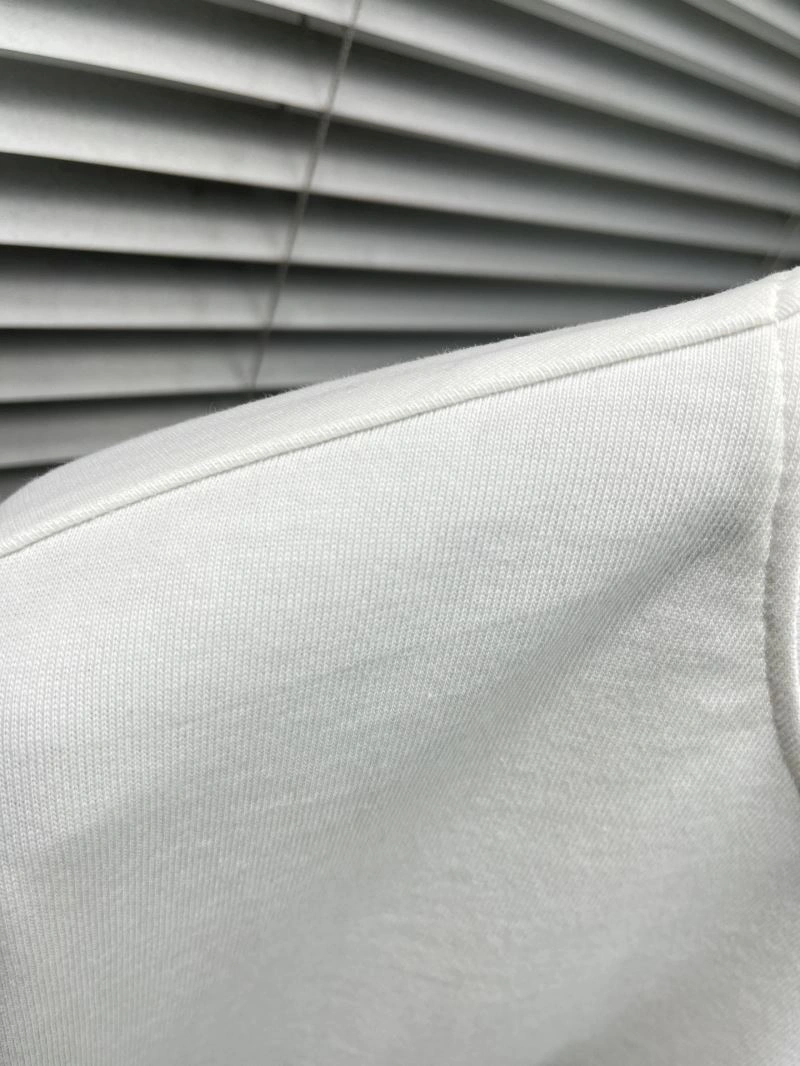 Louis Vuitton T-Shirts Breathable 134790