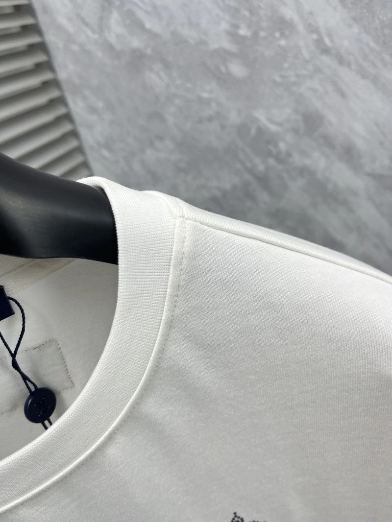 Louis Vuitton T-Shirts Elegant 134793