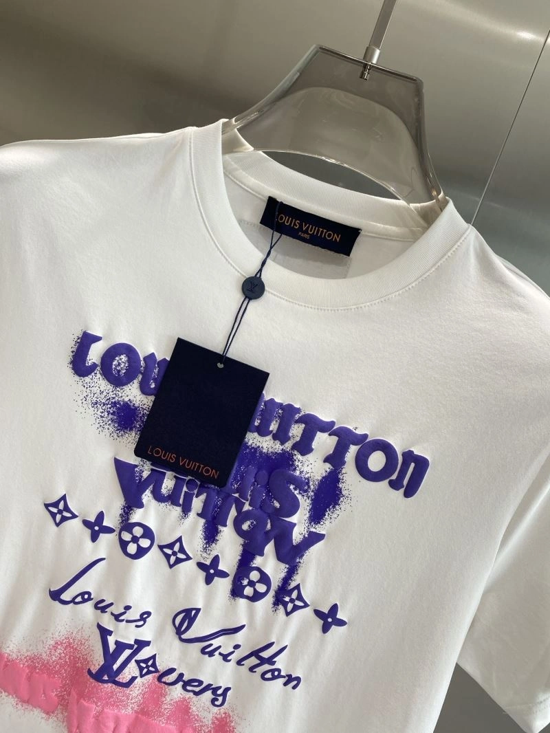 Premium Louis Vuitton T-Shirts 134829