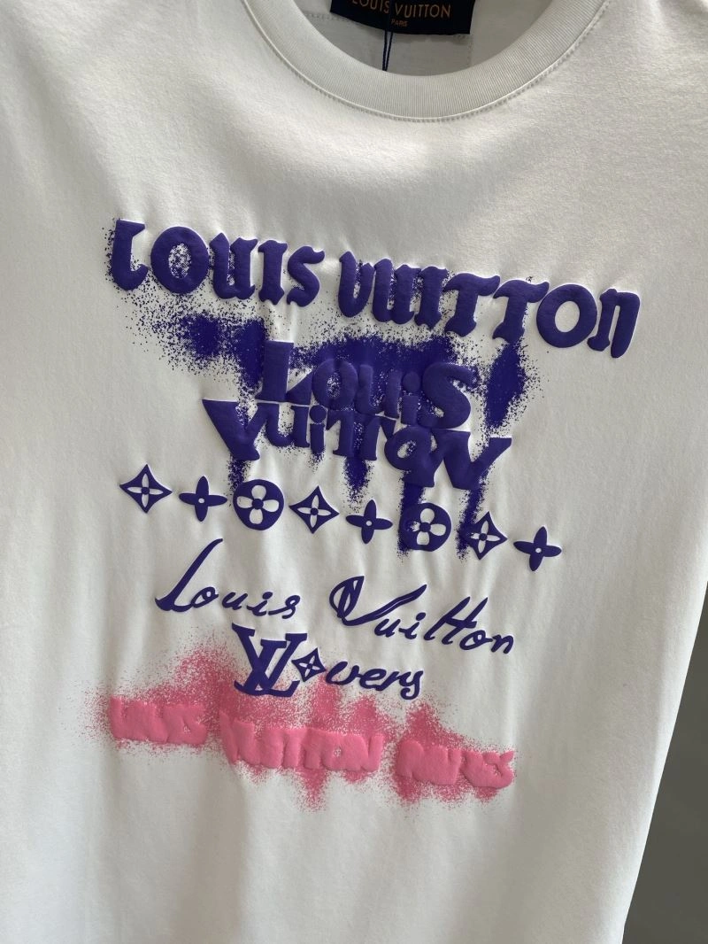 Premium Louis Vuitton T-Shirts 134829