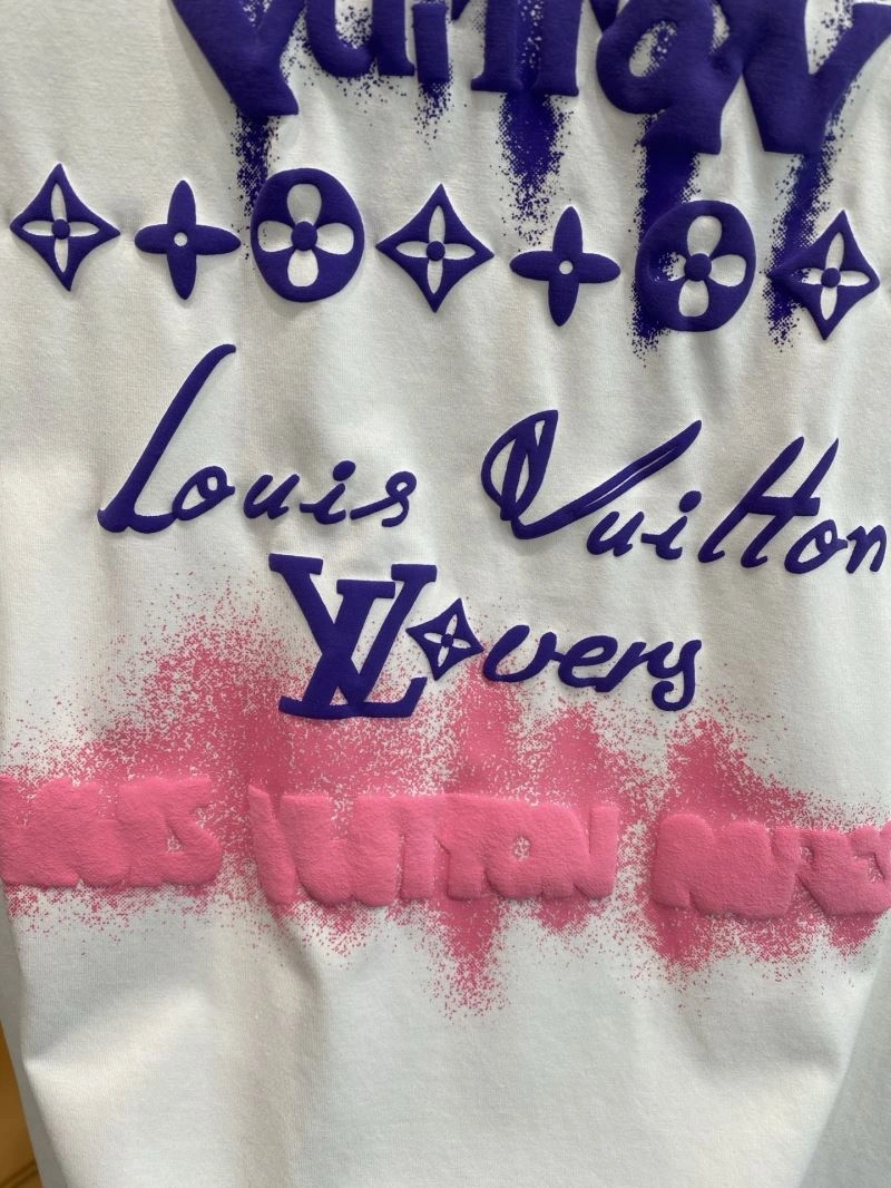 Premium Louis Vuitton T-Shirts 134829
