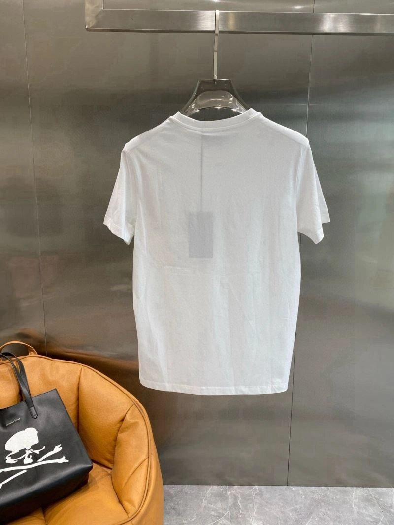Premium Louis Vuitton T-Shirts 134829