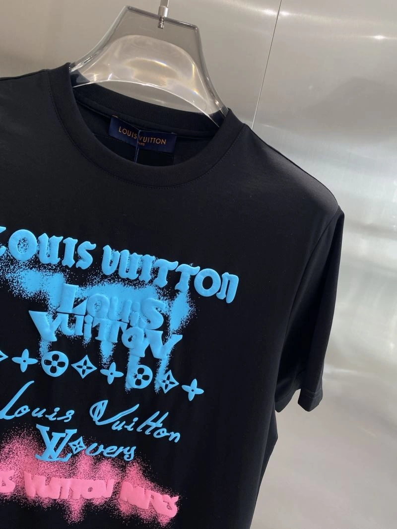 Louis Vuitton T-Shirts UrbanChic 134784