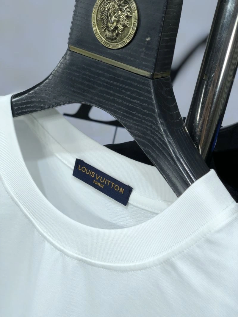 Modern Louis Vuitton T-Shirts 134764
