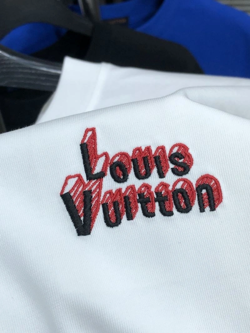 Modern Louis Vuitton T-Shirts 134764