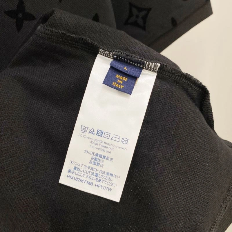 Stylish Louis Vuitton T-Shirts 134770