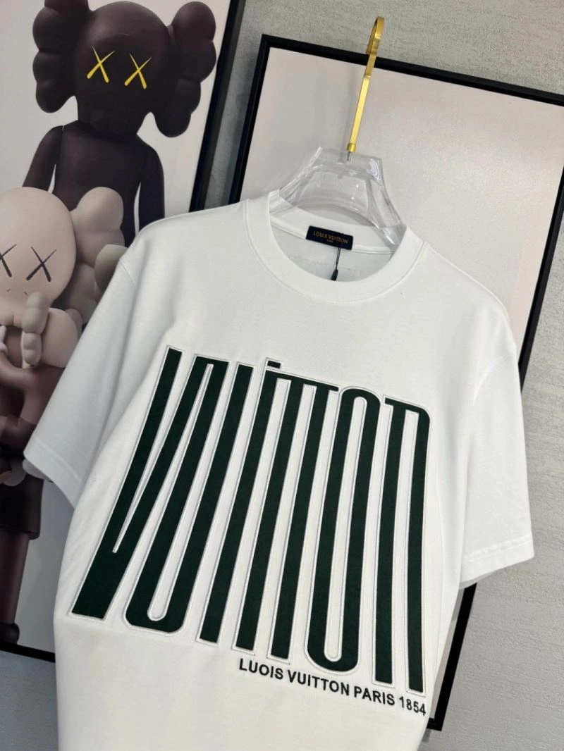TravelReady Louis Vuitton T-Shirts 134780