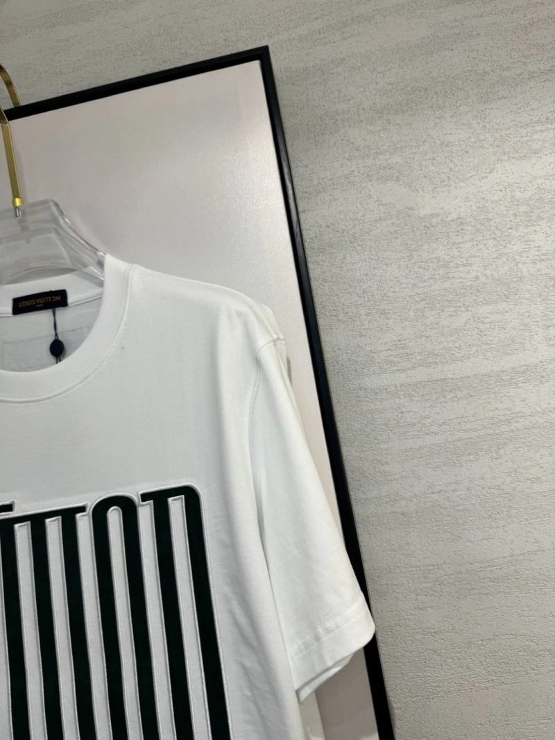 TravelReady Louis Vuitton T-Shirts 134780