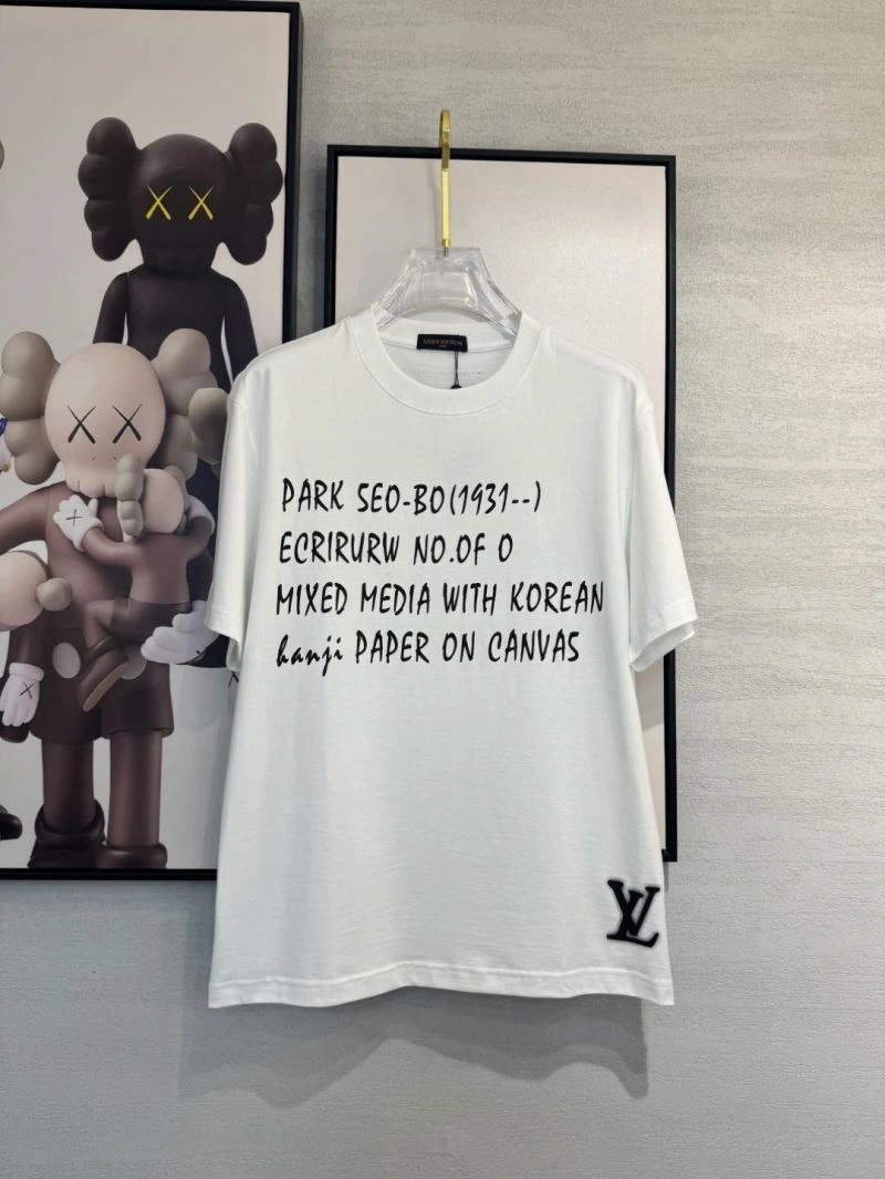 Louis Vuitton T-Shirts WrinkleFree 134782
