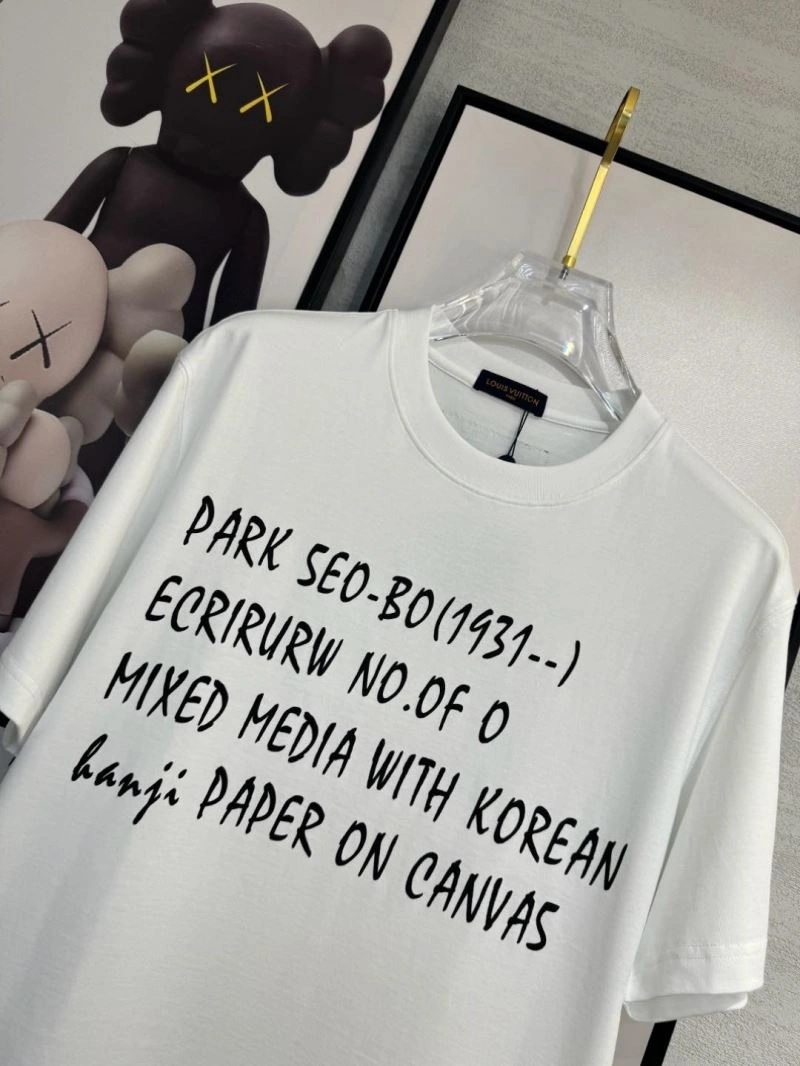 Louis Vuitton T-Shirts WrinkleFree 134782