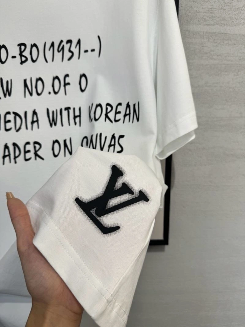 Louis Vuitton T-Shirts WrinkleFree 134782