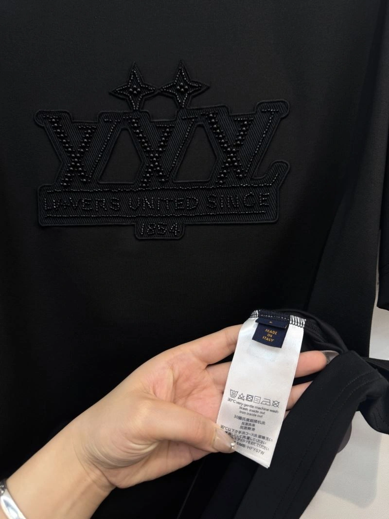 Louis Vuitton T-Shirts ModernLook 134781