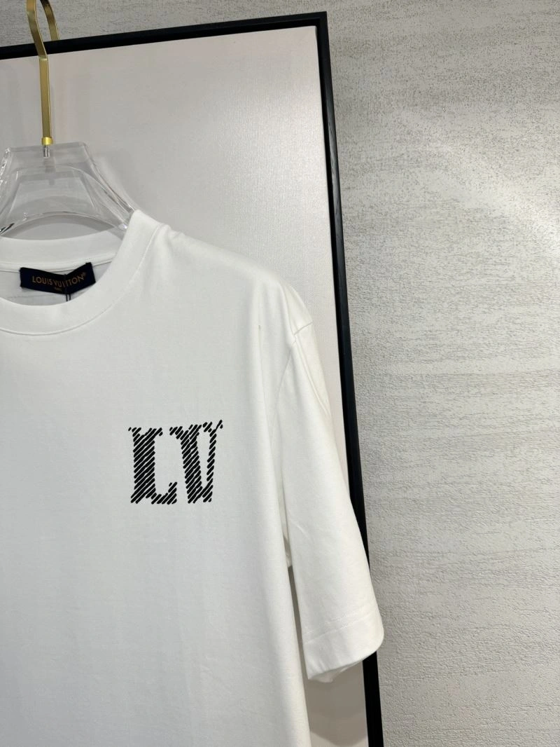 Louis Vuitton T-Shirts Lightweight 134760