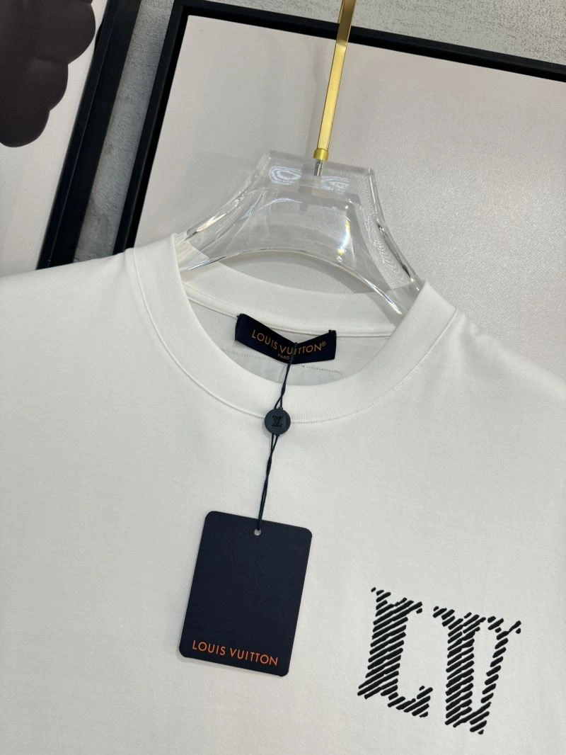 Louis Vuitton T-Shirts Lightweight 134760