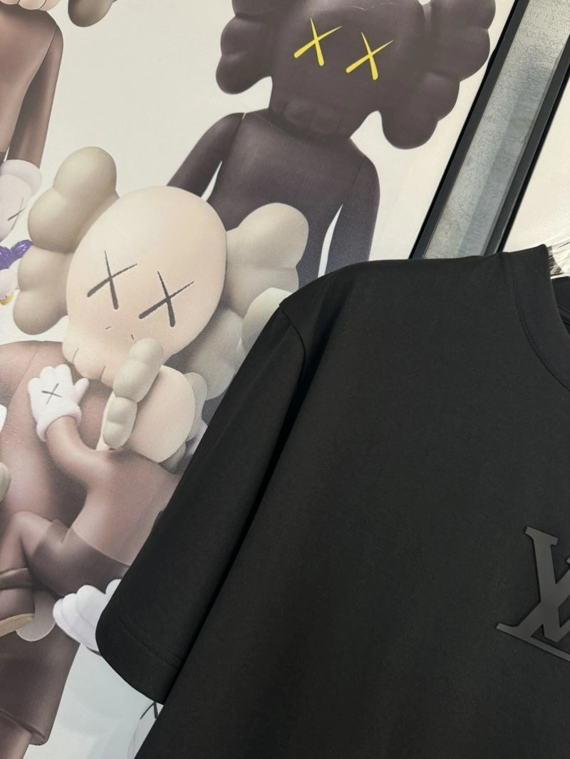 Louis Vuitton T-Shirts Cozy 134752