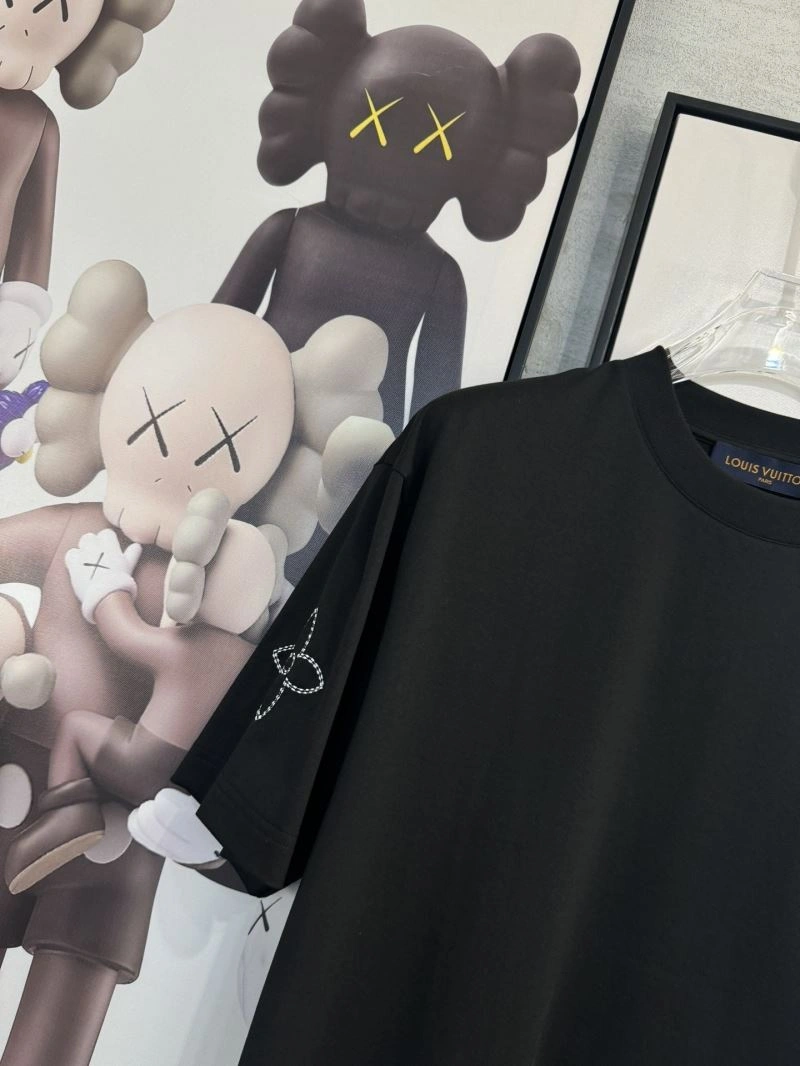 Versatile Louis Vuitton T-Shirts 134785