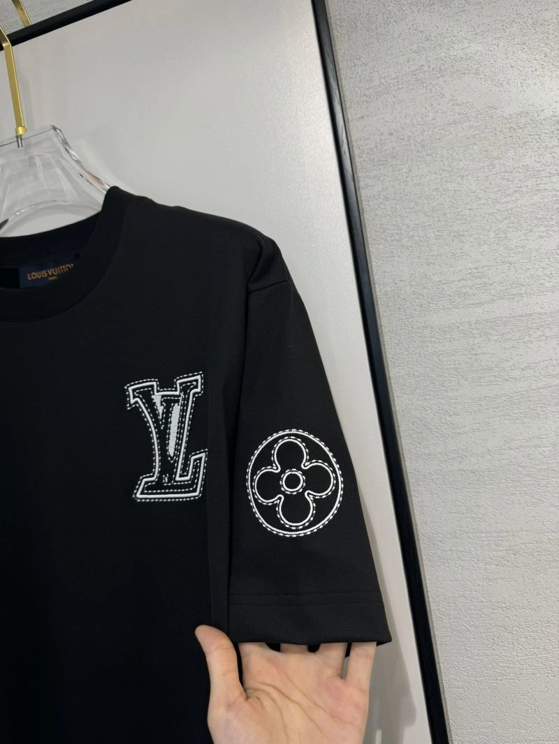 Versatile Louis Vuitton T-Shirts 134785