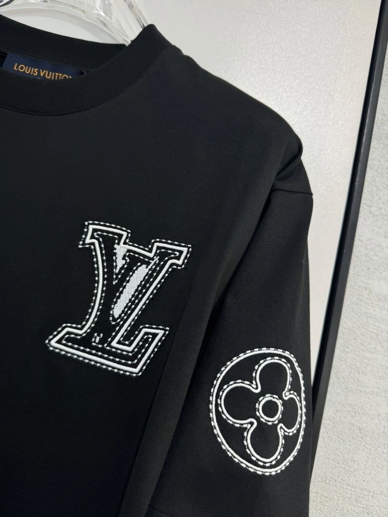 Versatile Louis Vuitton T-Shirts 134785