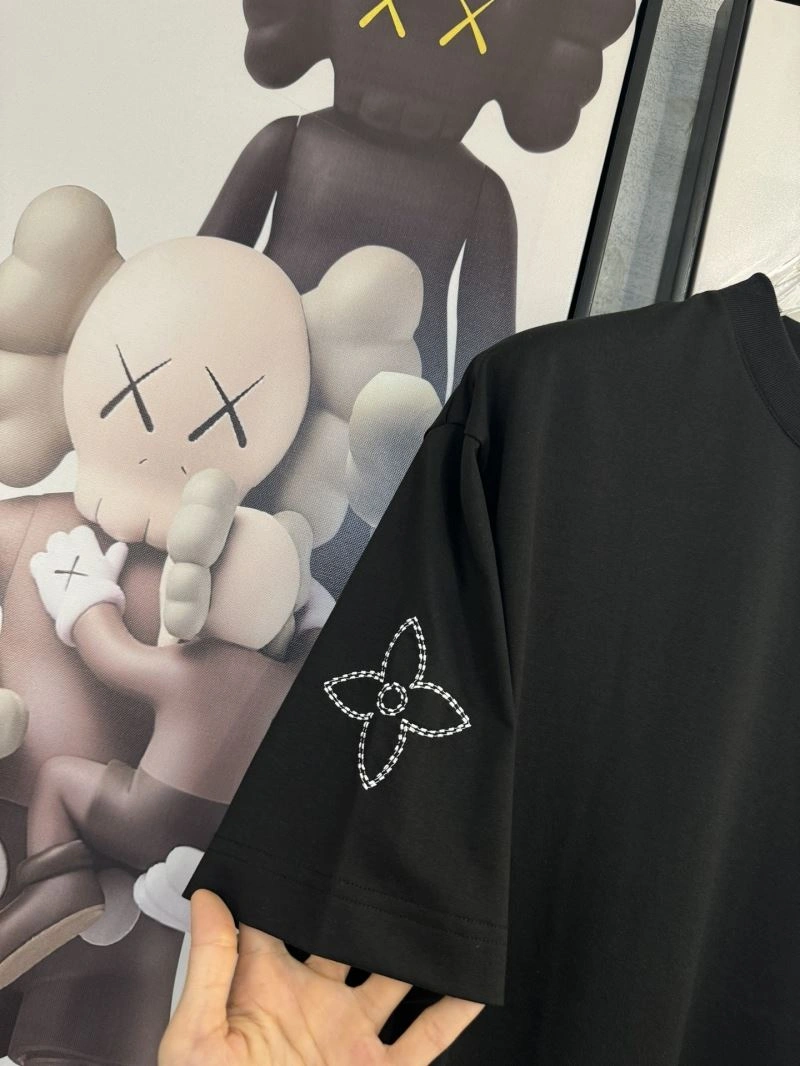 Versatile Louis Vuitton T-Shirts 134785