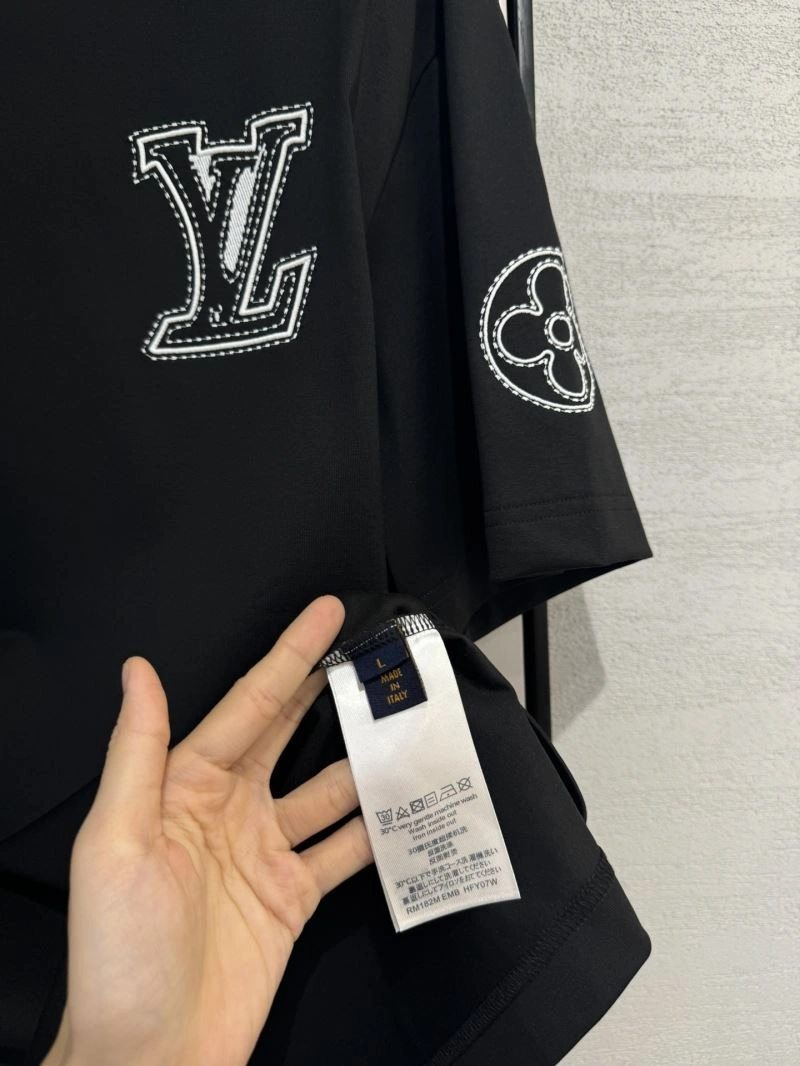 Versatile Louis Vuitton T-Shirts 134785