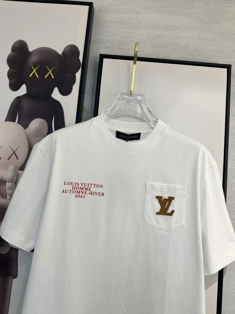 Stretchable Louis Vuitton T-Shirts 134749