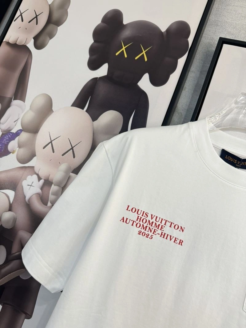 Stretchable Louis Vuitton T-Shirts 134749