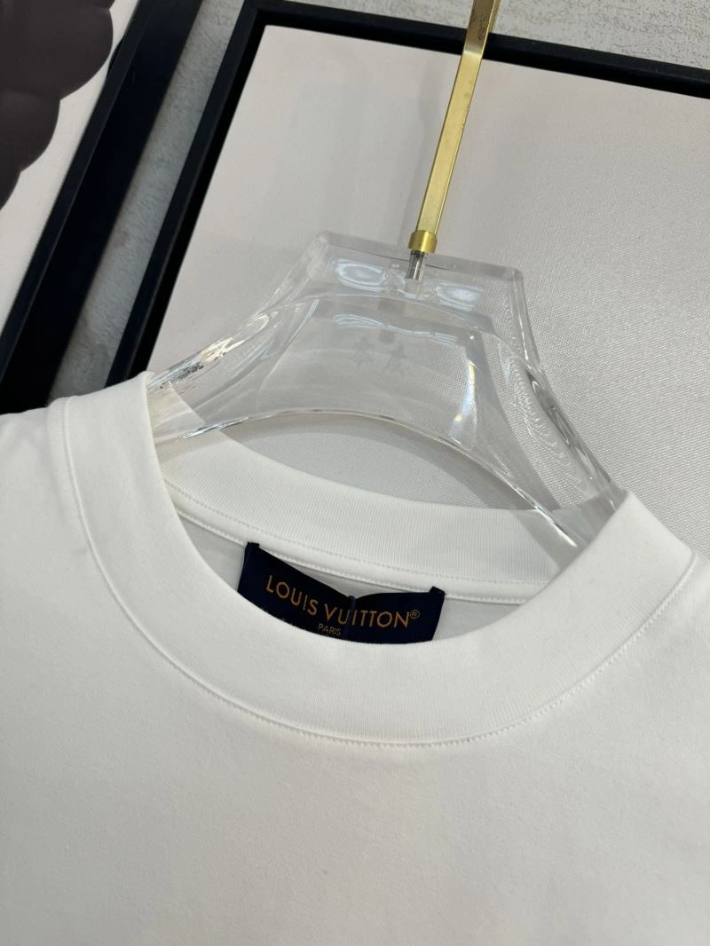 Stretchable Louis Vuitton T-Shirts 134749