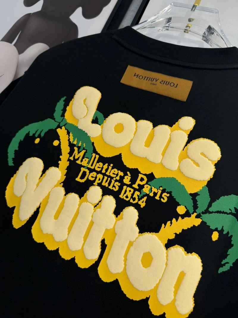 Elegant Louis Vuitton T-Shirts 134746