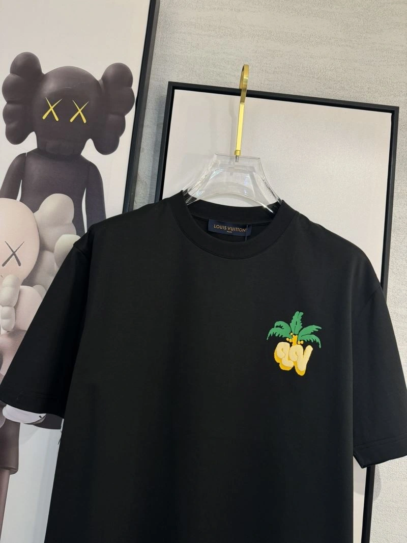 Elegant Louis Vuitton T-Shirts 134746