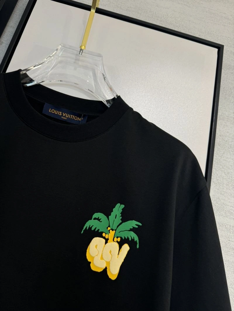 Elegant Louis Vuitton T-Shirts 134746