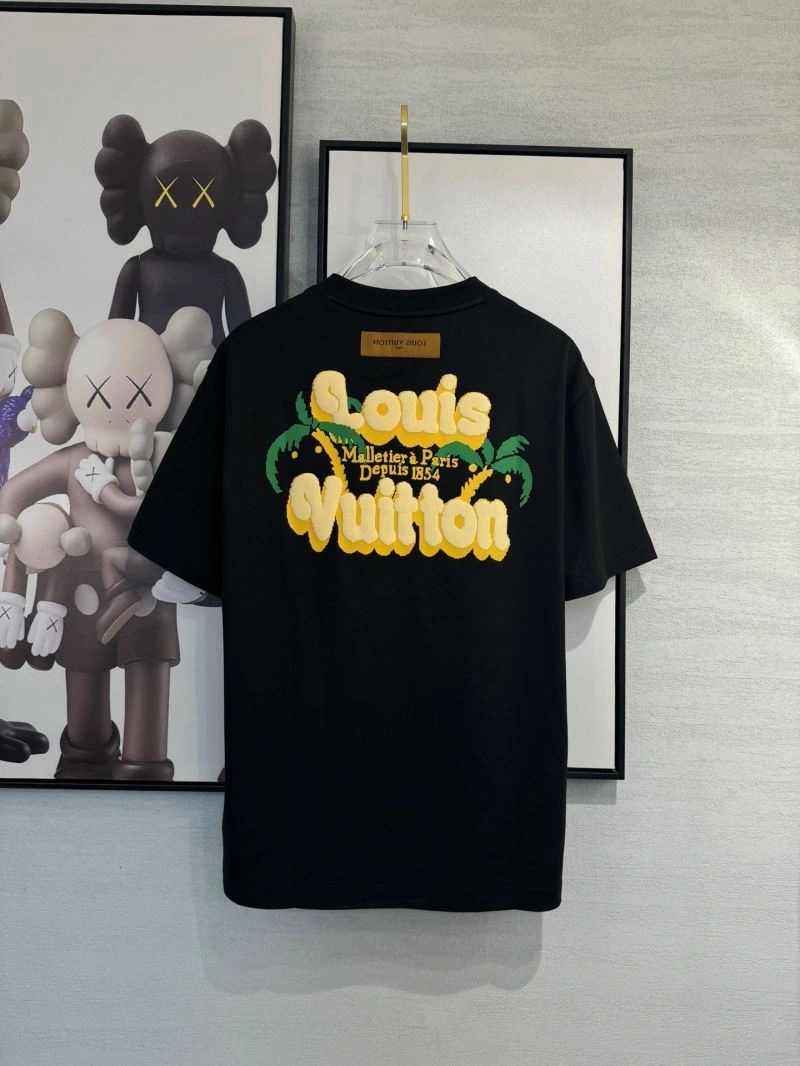 Elegant Louis Vuitton T-Shirts 134746