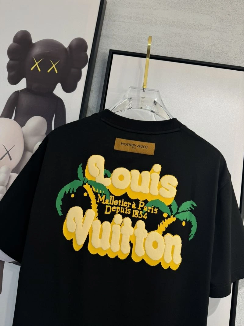Elegant Louis Vuitton T-Shirts 134746