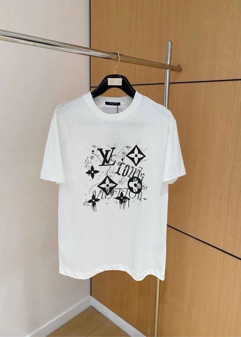 Sustainable Louis Vuitton T-Shirts 134742
