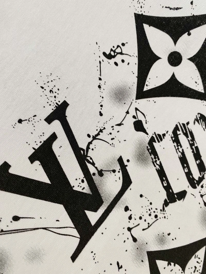 Sustainable Louis Vuitton T-Shirts 134742