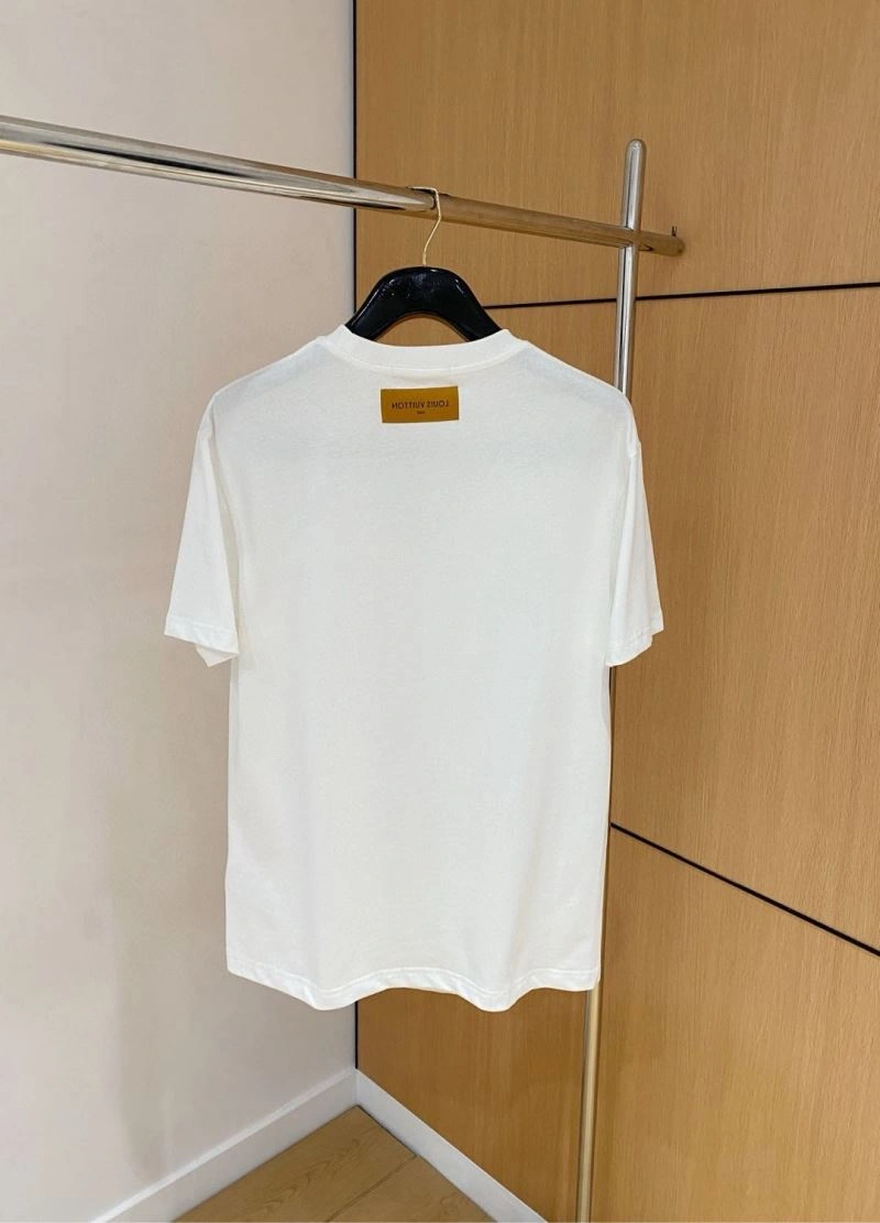 Sustainable Louis Vuitton T-Shirts 134742