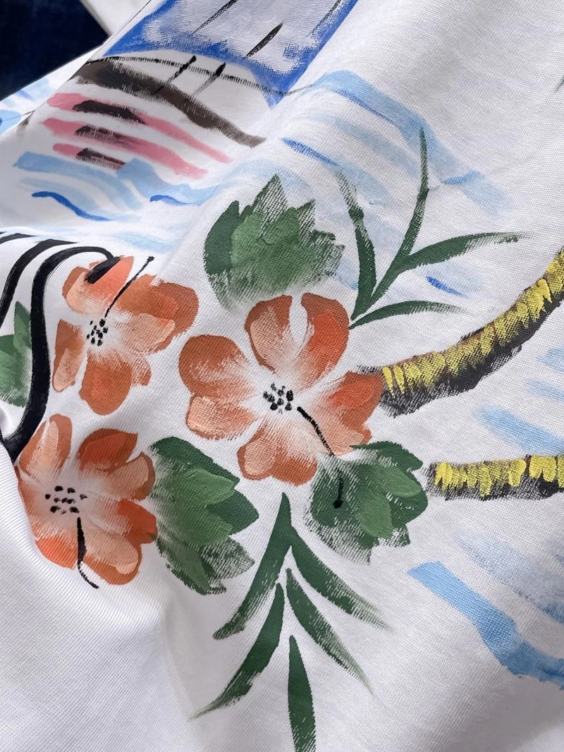 Louis Vuitton T-Shirts UrbanChic 134721